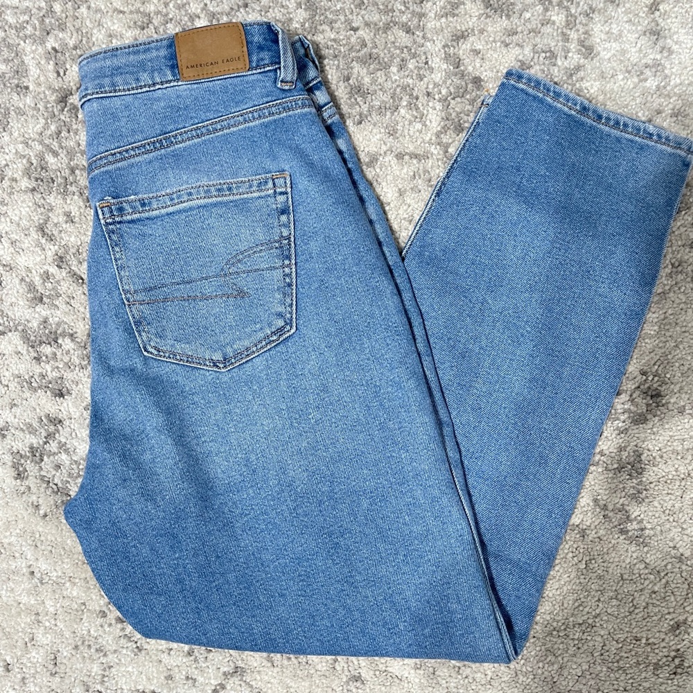 American eagle mom jeans Size 4, short